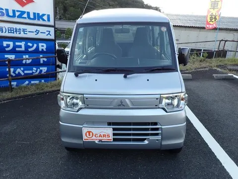Mitsubishi Minicab Van