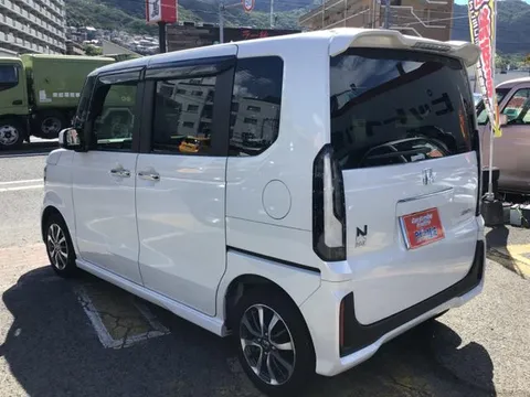 Honda N-BOX Custom