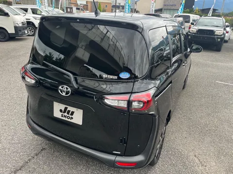 Toyota Sienta