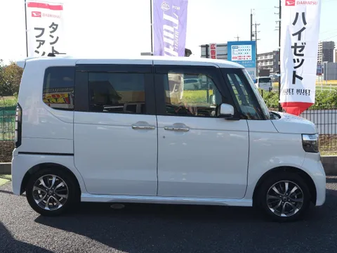 Honda N-BOX Custom