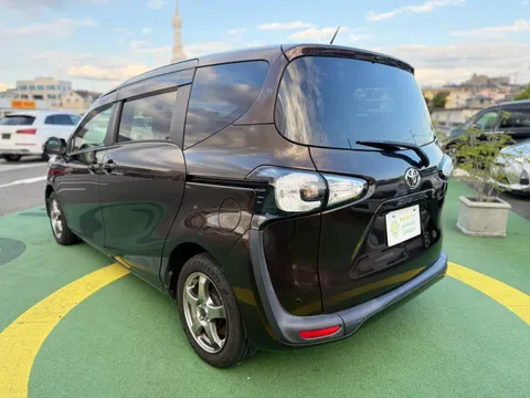 Toyota Sienta