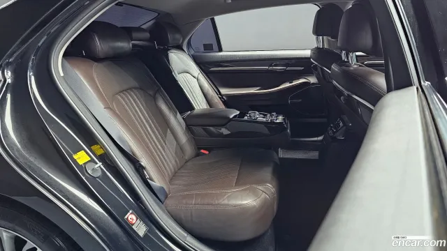 Genesis G90 (EQ900)