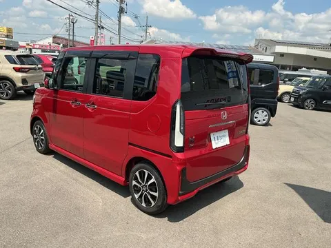 Honda N-BOX Custom