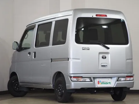 Toyota Pixis Van