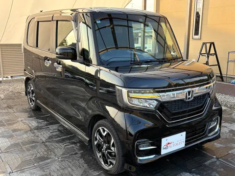 Honda N-BOX Custom