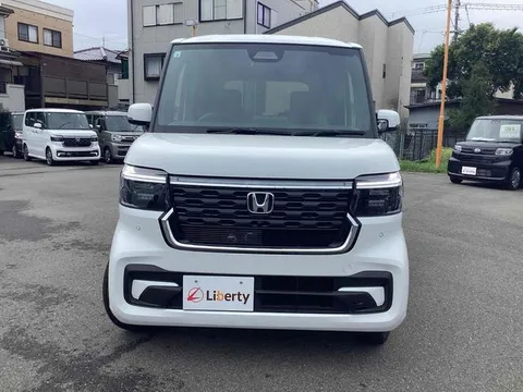 Honda N-BOX Custom