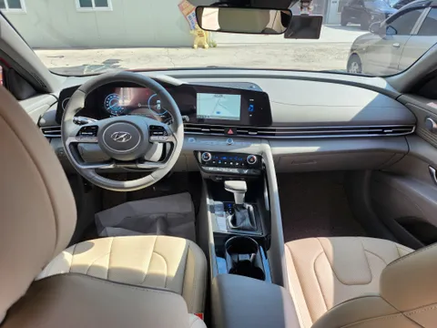 Hyundai Elantra (Avante)