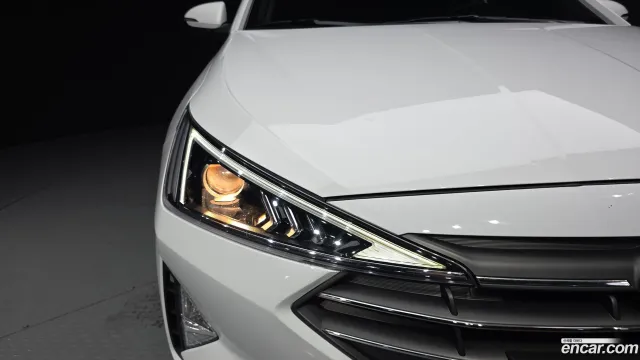 Hyundai Elantra (Avante)