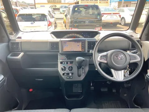 Toyota Pixis Mega