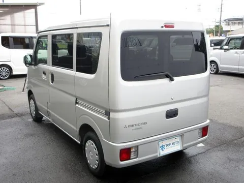 Mitsubishi Minicab Van