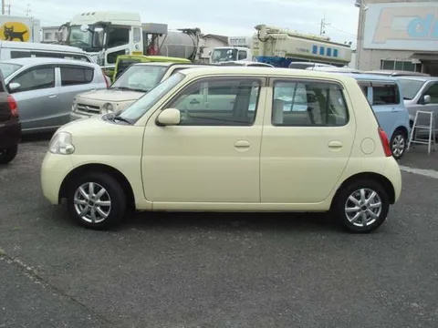 Daihatsu Esse