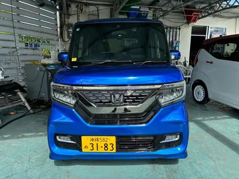 Honda N-BOX Custom