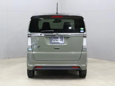 Honda N-BOX Slash