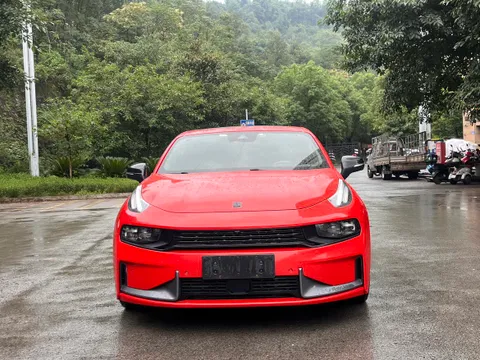 Lynk & Co 03