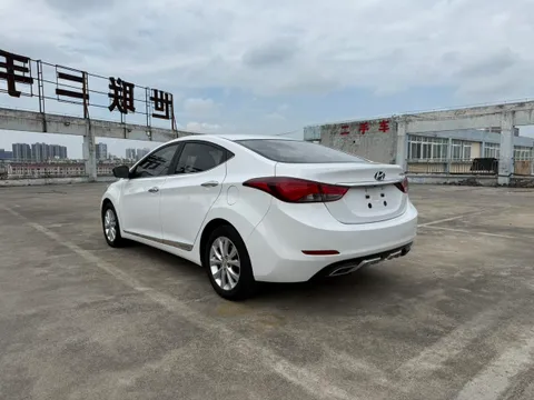 Hyundai Elantra (Avante)