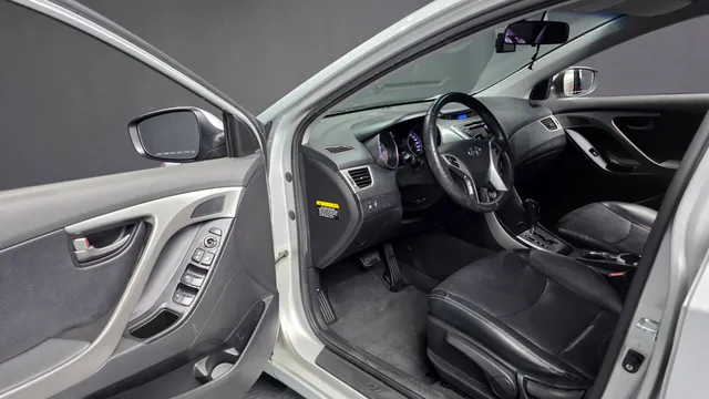 Hyundai Elantra (Avante)