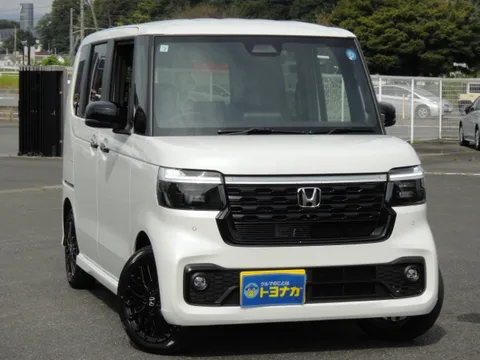 Honda N-BOX Custom