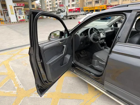 Volkswagen Tiguan L