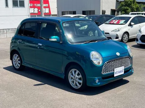 Daihatsu Mira Gino