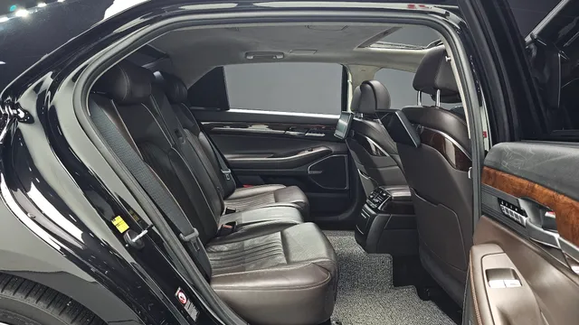 Genesis G90 (EQ900)