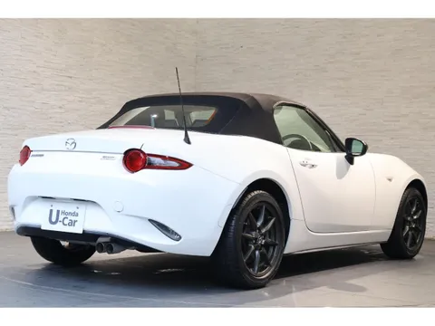 Mazda MX-5 (Roadster)