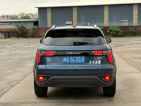 Lynk & Co 01