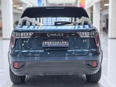 Lynk & Co 01