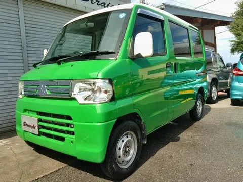 Mitsubishi Minicab Van