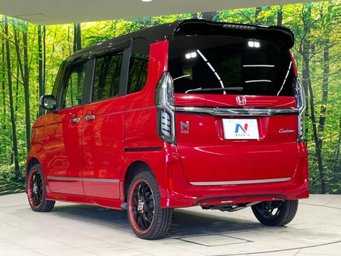Honda N-BOX Custom