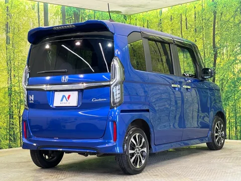 Honda N-BOX Custom