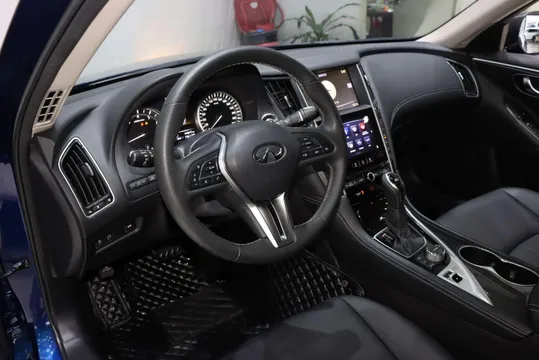 Infiniti Q50L