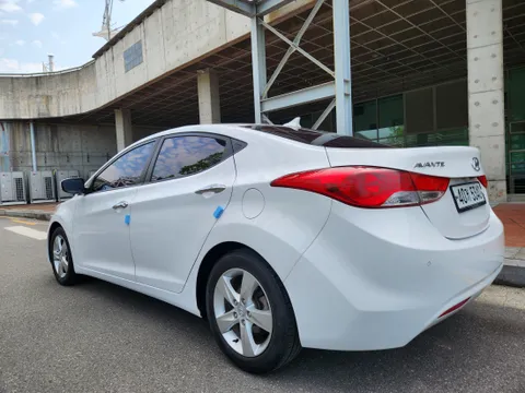 Hyundai Elantra (Avante)