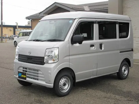 Nissan Clipper Van