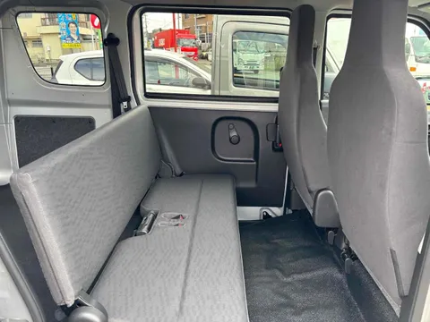 Nissan Clipper Van