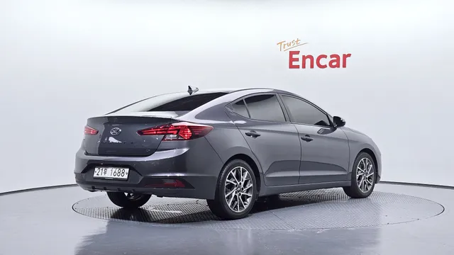 Hyundai Elantra (Avante)