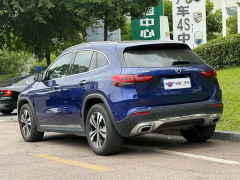 Mercedes-Benz Mercedes-Benz GLA