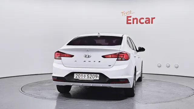 Hyundai Elantra (Avante)