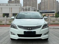 Hyundai Reina
