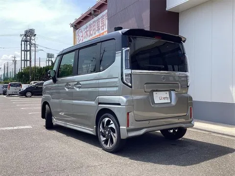 Suzuki Spacia Custom