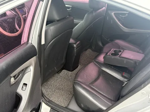 Hyundai Elantra (Avante)