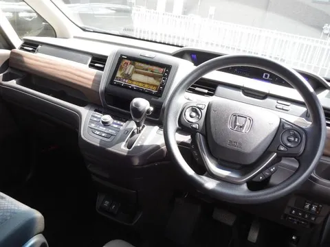 Honda Freed Plus