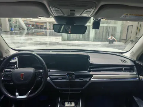 Hongqi HS5