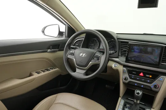 Hyundai Elantra (Avante)