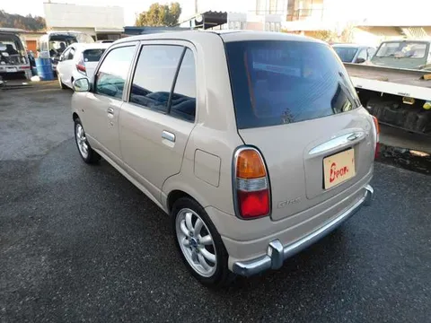 Daihatsu Mira Gino