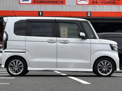 Honda N-BOX Custom