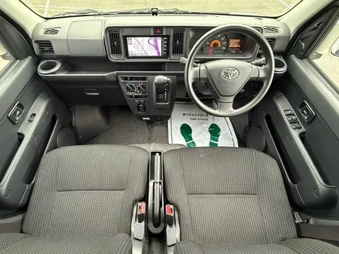 Toyota Pixis Van