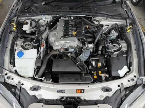 Mazda MX-5 (Roadster)