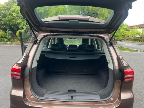 Roewe RX5