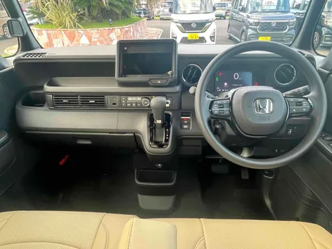 Honda N-BOX Custom
