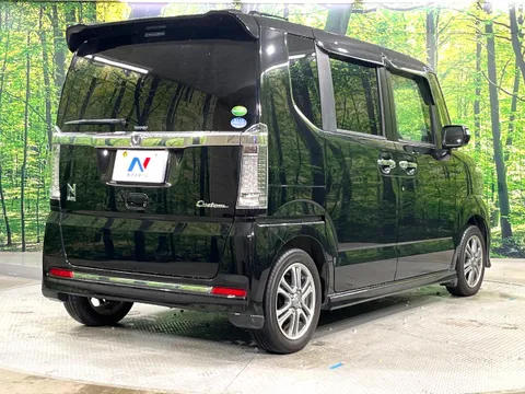 Honda N-BOX Custom